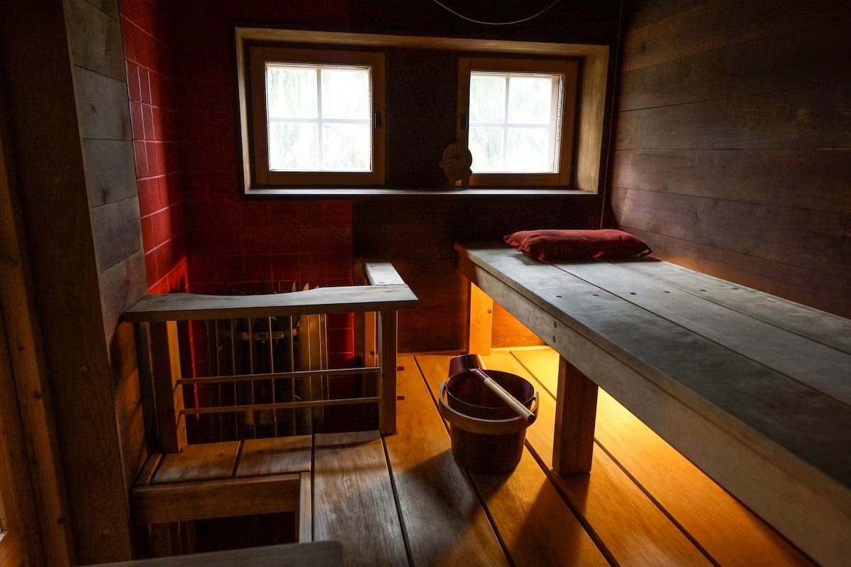 Indoor sauna — Villa Solhalla