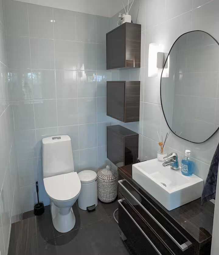 Upstairs bathroom — Villa Solhalla